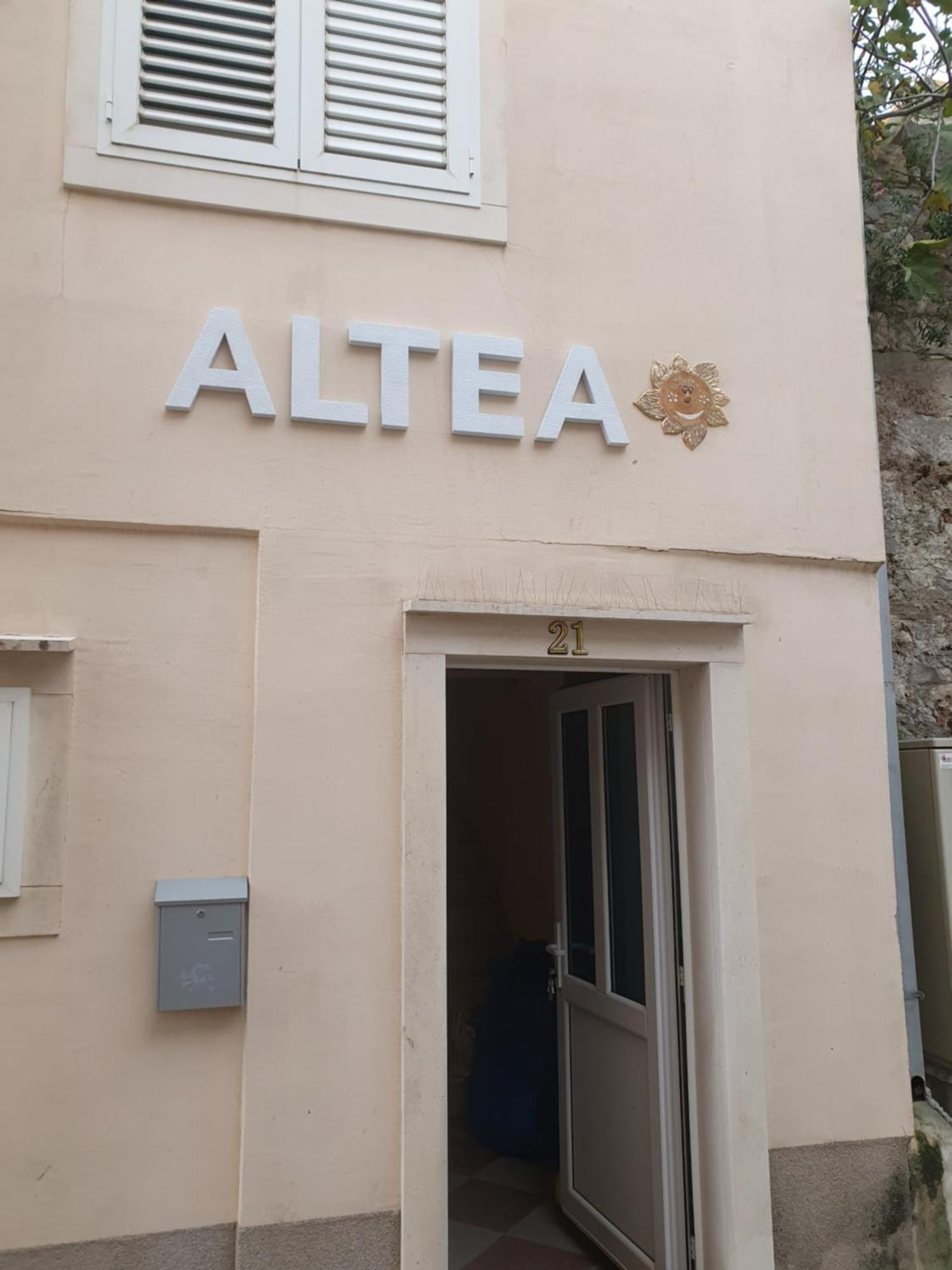 Altea Holidey Home With Jacuzzi And Free Parking Makarska Exterior photo
